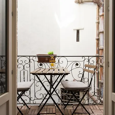 Апартаменти Downtown Madalena By Homing